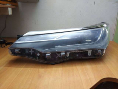 Фара левая LED Toyota Corolla 180 | 8115002L70